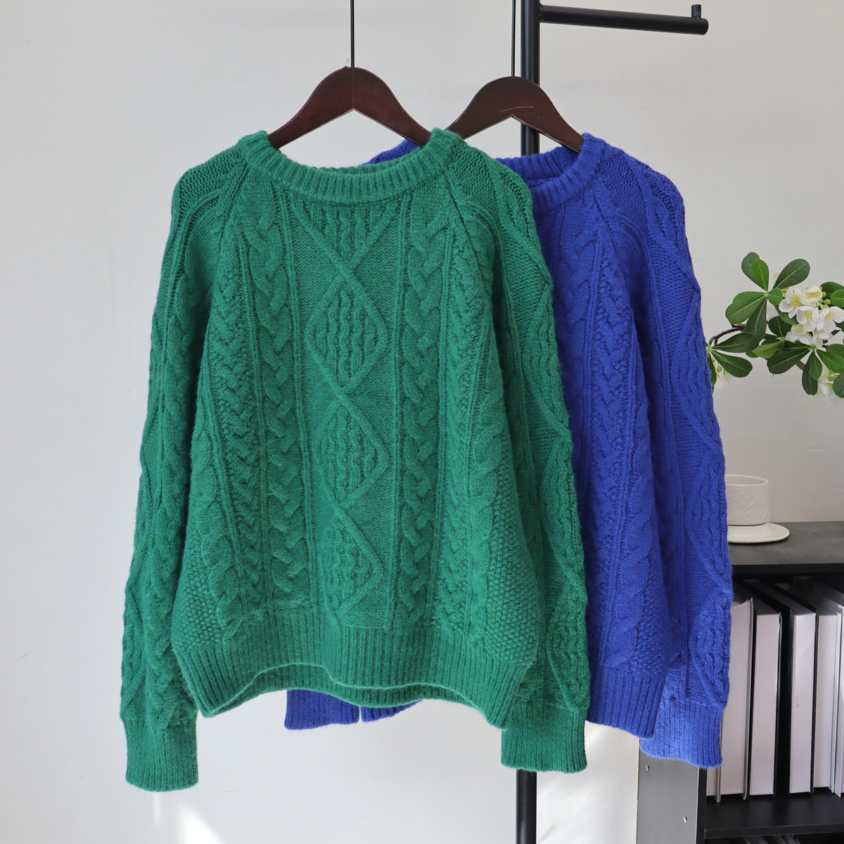 Round neck diamond grid sweater