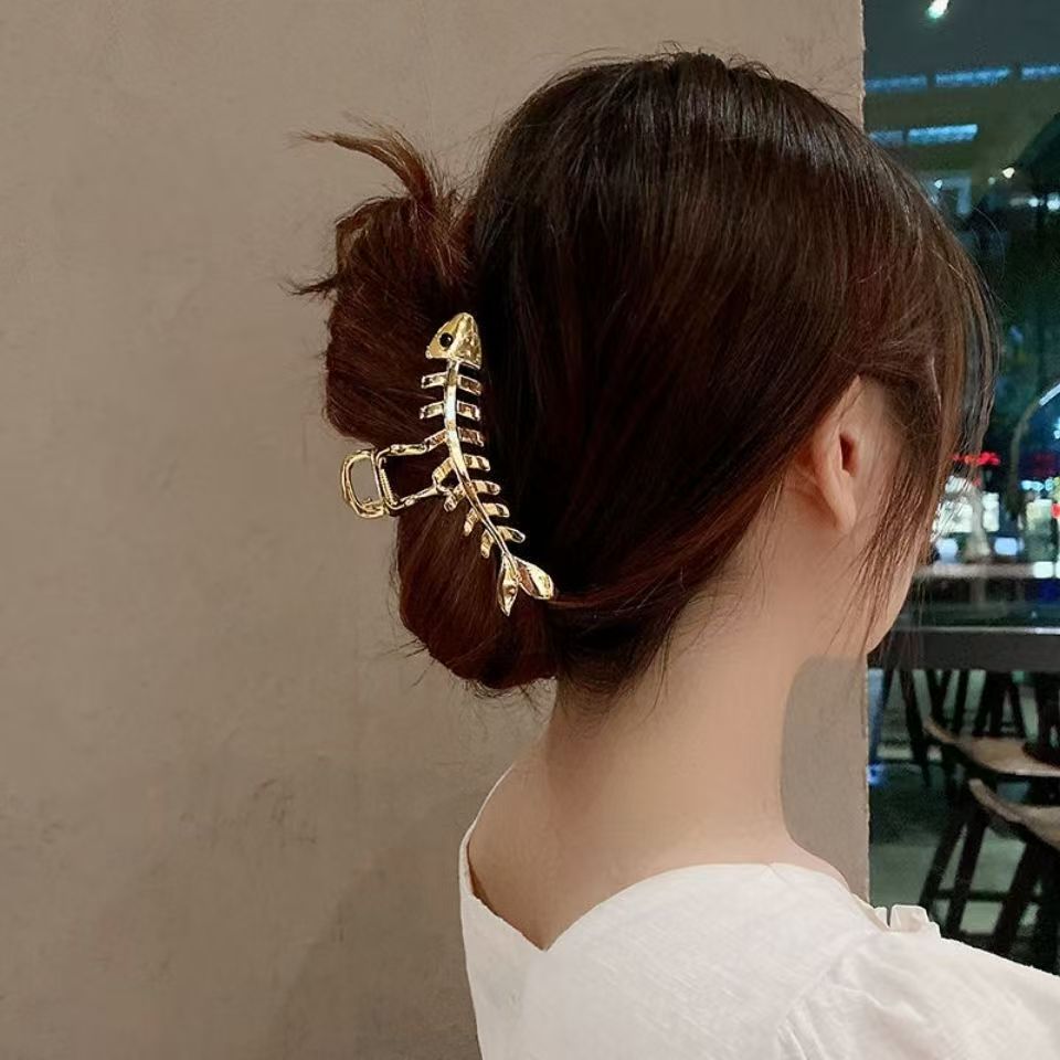 Metal Fishbone Hair Clip – Vintage Aesthetic Barrette