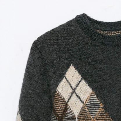 Diamond patterned decorative long sleeved round neck knitted sweater for women